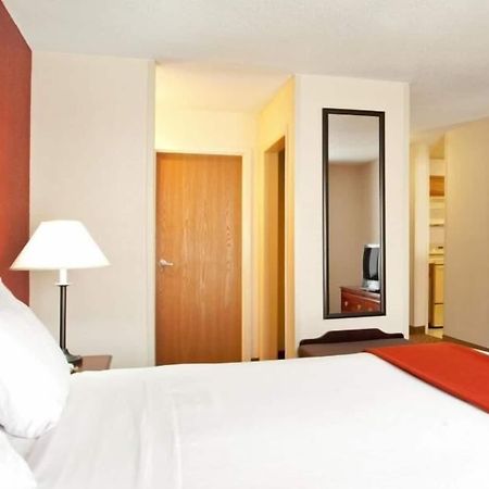 Baymont By Wyndham Merrillville Exterior foto