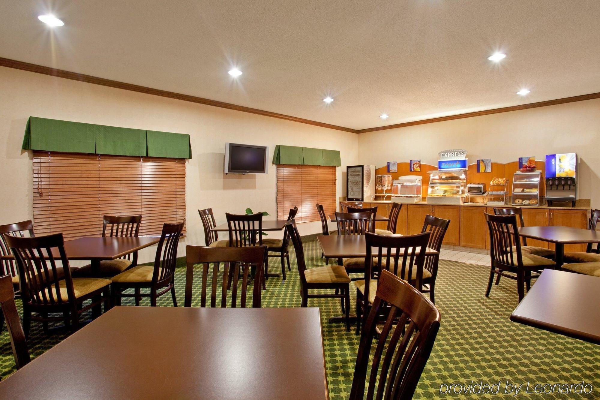 Baymont By Wyndham Merrillville Restaurant foto