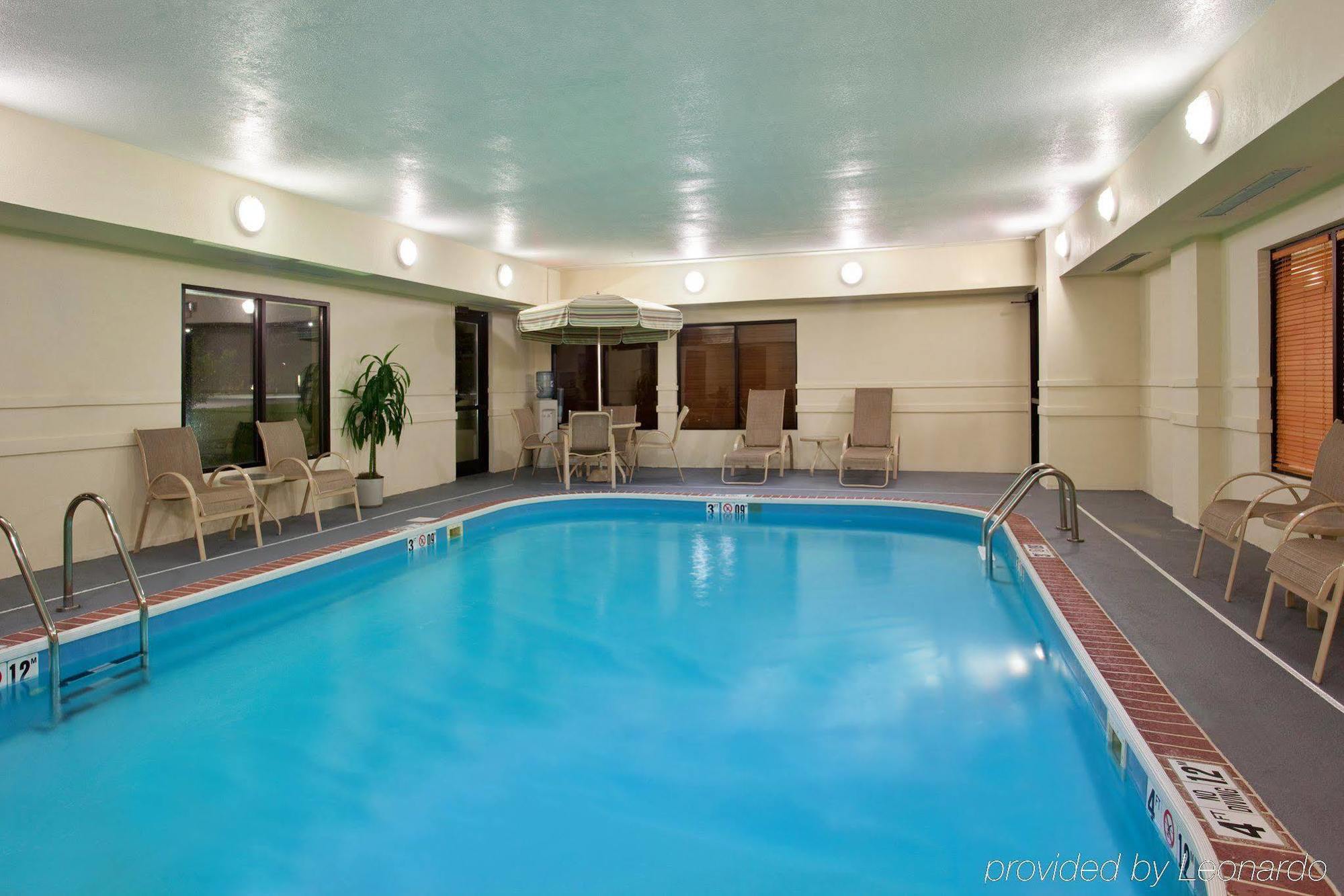 Baymont By Wyndham Merrillville Exterior foto